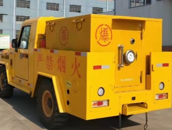 城北凯龙爆破器材运输车：保障爆破任务的安全运行